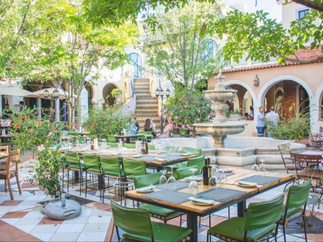 The Windhoek Luxury Suites Εξωτερικό φωτογραφία