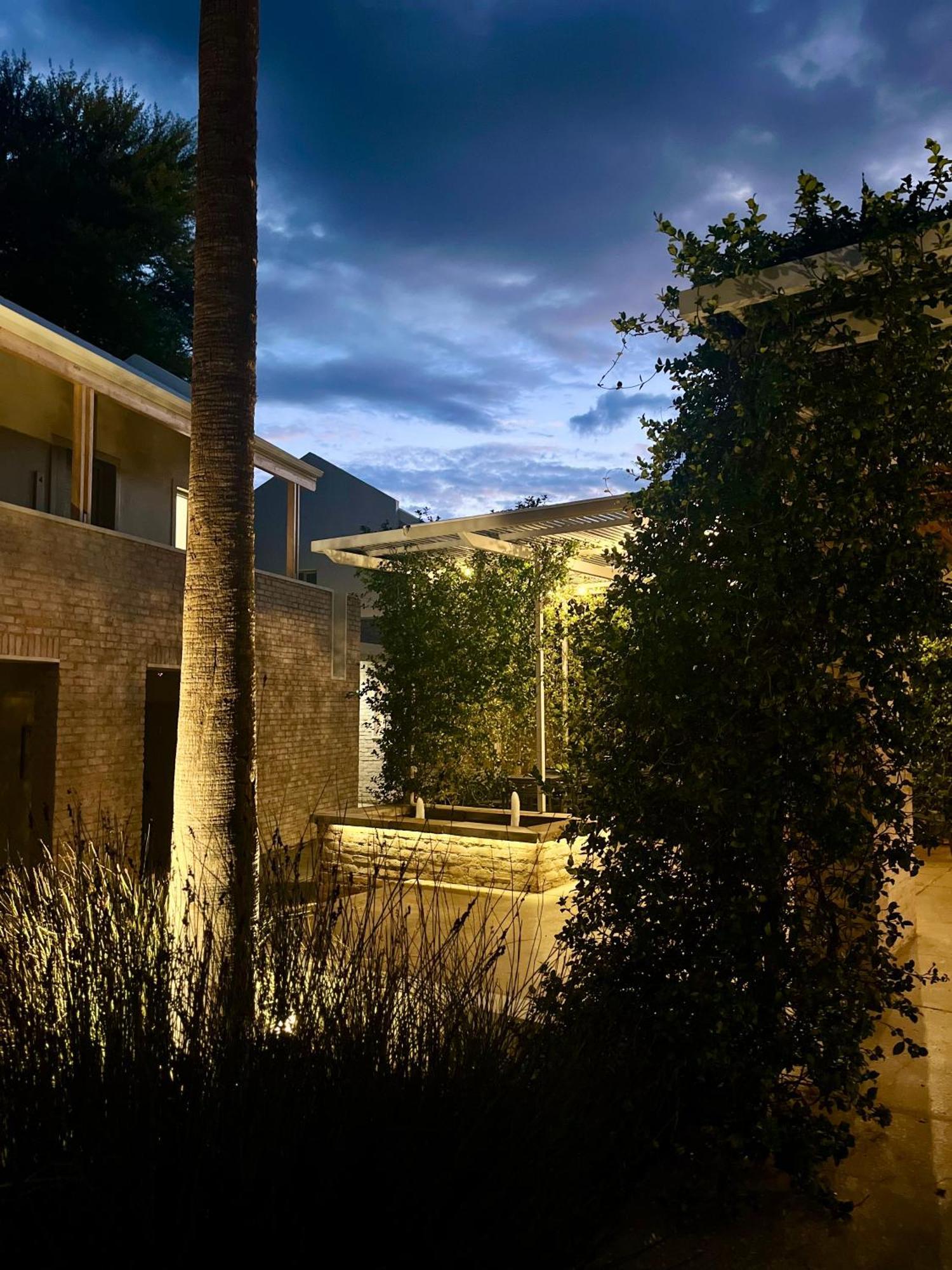 The Windhoek Luxury Suites Εξωτερικό φωτογραφία