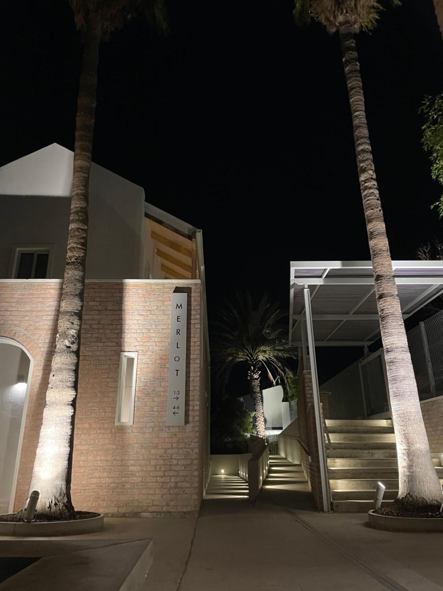 The Windhoek Luxury Suites Εξωτερικό φωτογραφία