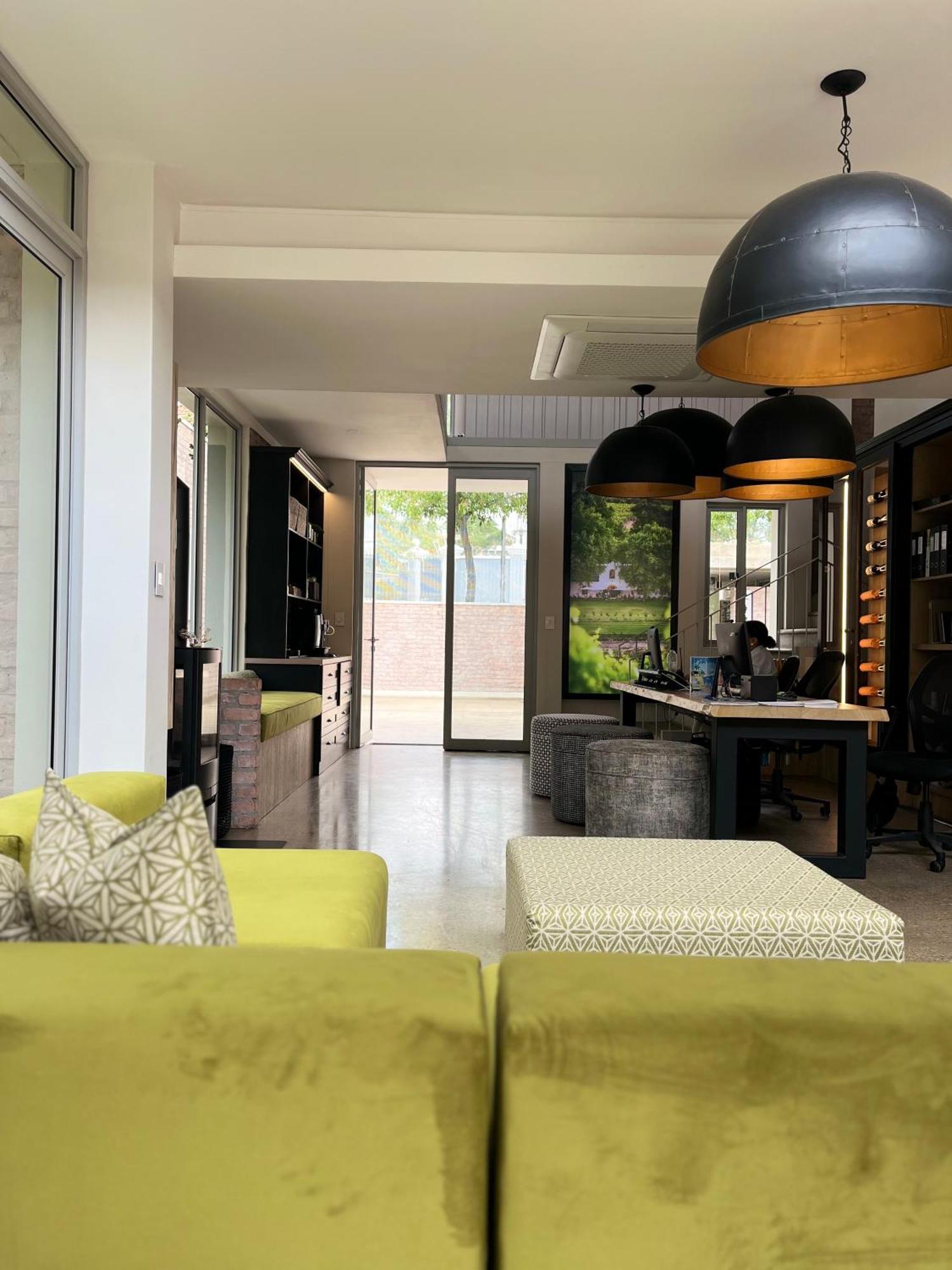The Windhoek Luxury Suites Εξωτερικό φωτογραφία